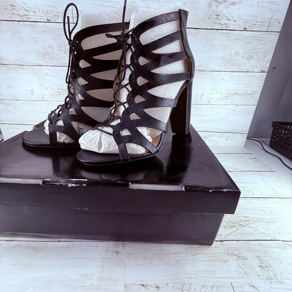 Torrid Black Lace Up Cage Heels Gladiator Block Heel Sandals Back Zip Wide Width